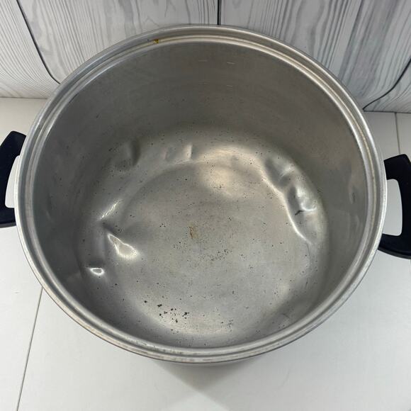 Vintage Wear Ever Large Aluminum Stock Pot 8 Quart No. 2170 W/Lid USA (READ) - Picture 3 of 10